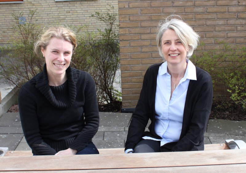 Helen Lindqvist och Anna Winqvist använder NMR-teknik för att studera kostvanor.