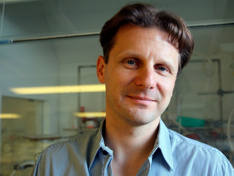 Mate Erdelyi, universitetslektor vid institutionen för kemi och molekylärbiologi, Göteborgs universitet.